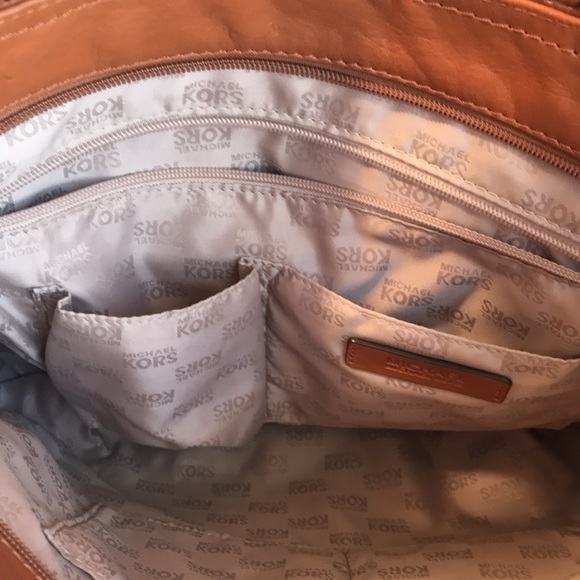 Michael Kors Signature bag - Picture 11 of 16